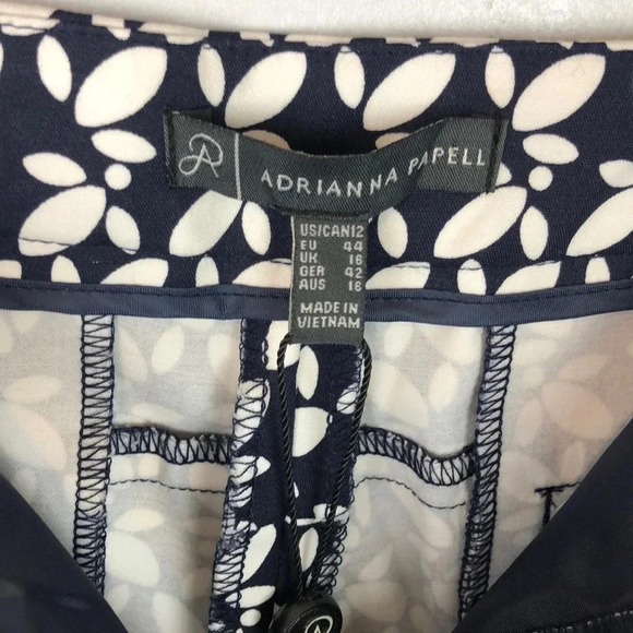 NEW ADRIANNA PAPELL Women’s 12 Print Slim Leg Ankle Slightly Stretchy Pant - Picture 3 of 10